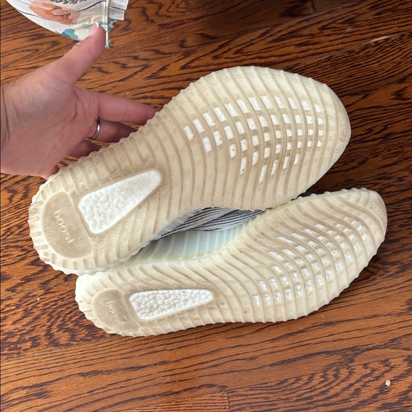 YEEZY YZY 250 V2 CMPCT Knit Men’s size: 11 gently worn - Picture 4 of 7